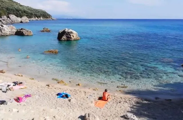 agios giannakis beach parga