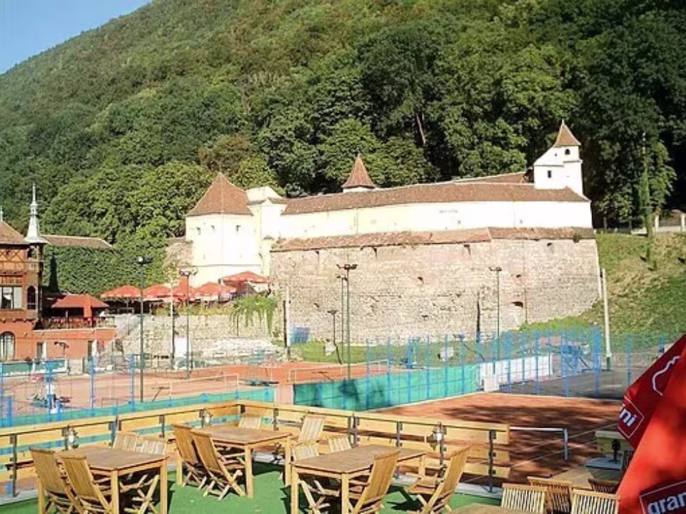 Bastionul Tesatorilor muzeu care ilustreaza istoria breslelor din oras Bastionul Tesatorilor muzeu care ilustreaza istoria breslelor din oras