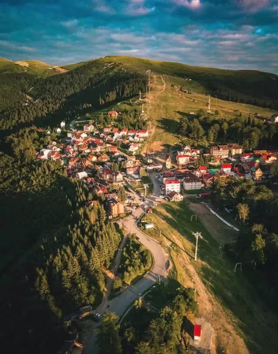 Straja Domeniu schiabil extins potrivit atat pentru incepatori, cat si pentru avansati Straja Domeniu schiabil extins potrivit atat pentru incepatori, cat si pentru avansati