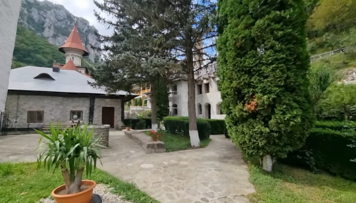 manastirea ramet muntii apuseni lacas de cult in munti.