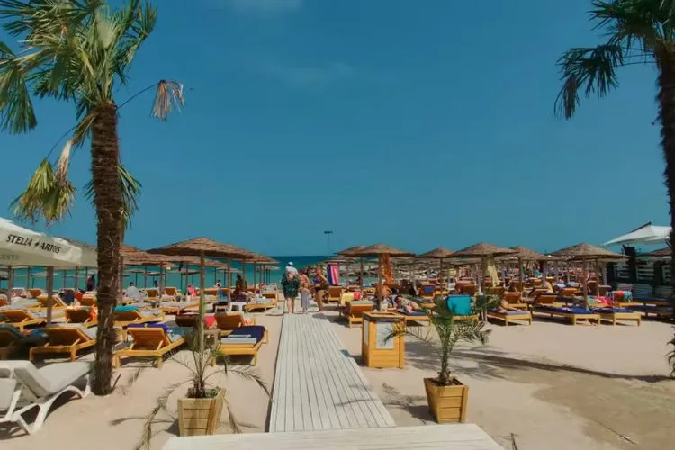 plaja Novum by The Sea